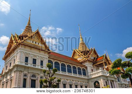 Marvellous View Of Kings Palace Or Phra Thinang Chakri Maha Prasat On Sunny Day In Bangkok
