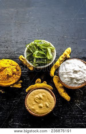 Haldi Ubtan With All Its Ingredients I.e. Aloe Vera Gel,curd Or Yogurt, And Turmeric Removes Acnes A
