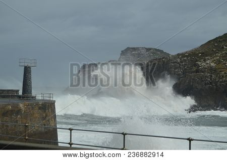 Wonderful Snapshots Taken In The Port Of Lekeitio Of Huracan Hugo Breaking Its Waves Against The Por