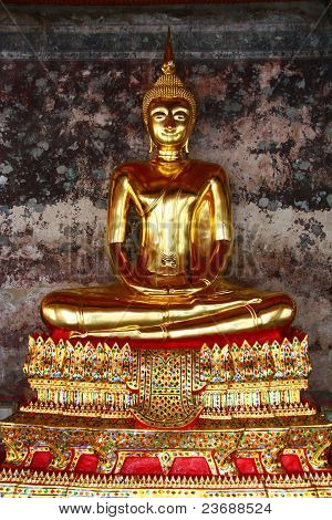 ทองพระพุทธรูปที่ระเบียง วัดสุ ไทย