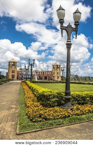 Curitiba, Parana, Brazil, January 03, 2018: Fountain And Viewpoint At Tangua Park In Curitiba, Paran
