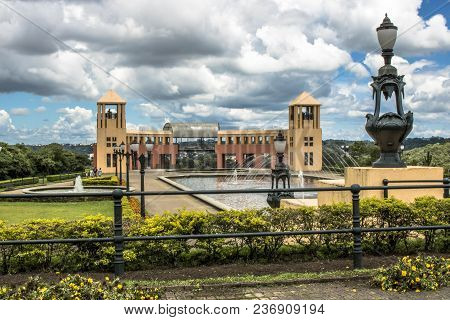 Curitiba, Parana, Brazil, January 03, 2018: Fountain And Viewpoint At Tangua Park In Curitiba, Paran