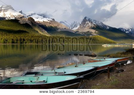 Maligne Lake