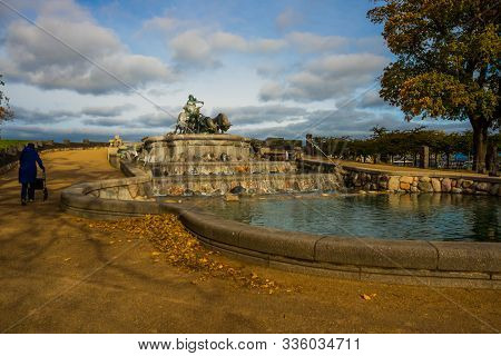 Copenhagen, Denmark: Gefion Fountain In Gefjun Turned Her Four Sons Into Oxen