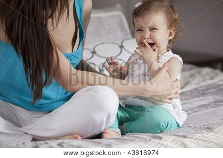 Grædende baby pige