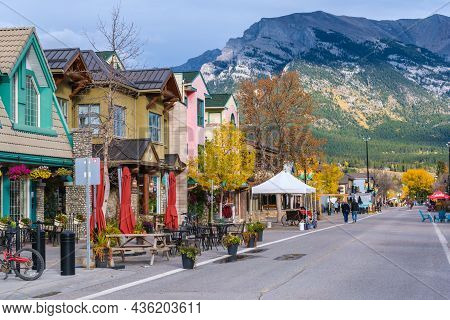 Canmore, Alberta, Canada - 28 September 2021: The Town Of Canmore In The Canadian Rockies