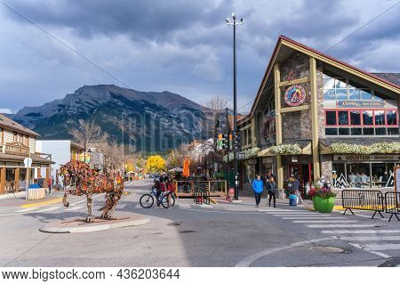 Canmore, Alberta, Canada - 28 September 2021: The Town Of Canmore In The Canadian Rockies