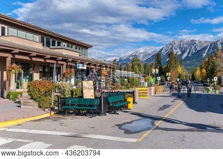 Canmore, Alberta, Canada - 28 September 2021: The Town Of Canmore In The Canadian Rockies