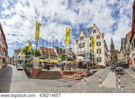 Oppenheim, Germany - June 27, 2020: People Enjoy A Summer Day At Market Place Of Oppenheim, Germany 