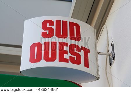 Bordeaux , Aquitaine  France - 10 10 2021 : Sud Ouest French Newspaper Third Largest Regional Daily 