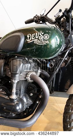 Bordeaux , Aquitaine  France - 09 30 2021 : Deus Logo And Paint Sign Text Brand On Custom Motorcycle