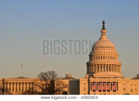 Capitol Building při západu slunce