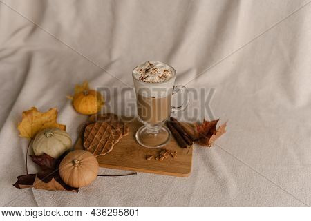 Autumn Latte Cinnamon. Latte Coffee. Pumpkin, Latte, Halloween, Commercial Content. Cozy Latte Set U