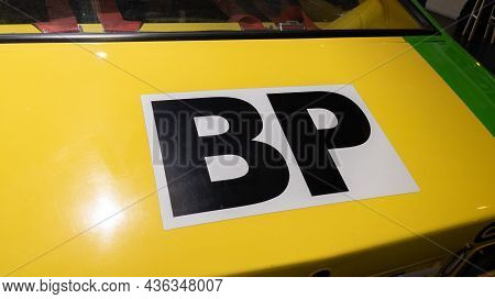 Bordeaux , Aquitaine  France - 10 10 2021 : Bp Logo Text And Brand Sign On Gas Service Station Briti