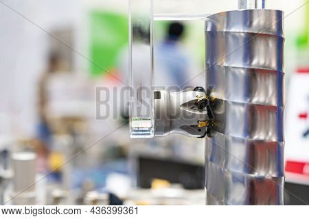 High Precision Face Shell Mill Heavy Shearing Cutting Tools With Round Mill Carbide Insert For Cnc M