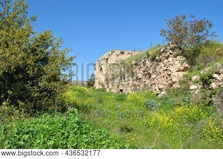 The Ruins Of Crusader Fortress Chateau Neuf - Metsudat Hunin Is Located At The Entrance To The Israe
