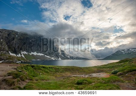 Djupvatnet Lake, Norveç