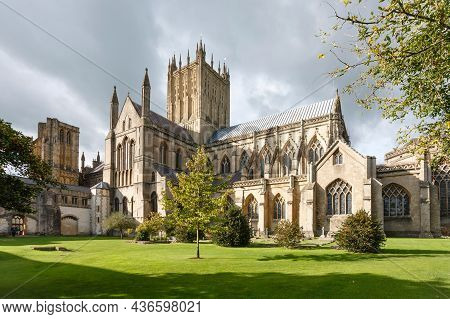 Wells, Uk - October 07, 2011. Exterior Of Wells Cathedral. Tower And South Transept. Wells, Somerset