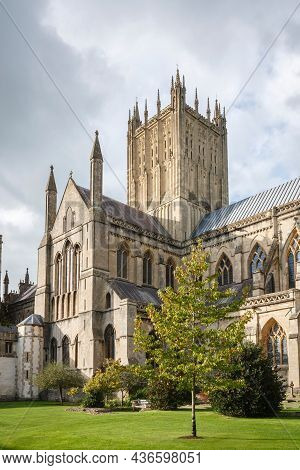 Wells, Uk - October 07, 2011. Tower And South Transept Of Wells Cathedral. Wells, Somerset, Uk