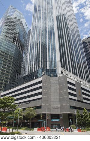 Singapore- 11 Oct, 2021: Hong Leong Finance Building In Central Business District, Singapore.