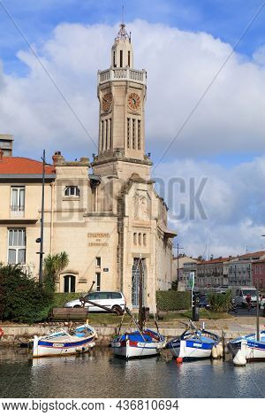 Sete, France - October 2, 2021: Canal View In Downtown Sete, France. Sete Is A Famous Harbor Town In