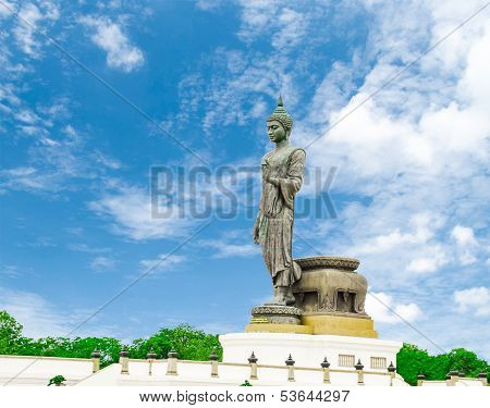 Big Buddha statue in the temple at phutthamonthon province.