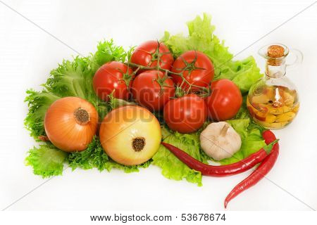 Vegetables - Lettuce, Onion, Garlic,chilli Pepper, Tomatoes And Oil