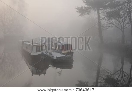Narrow Boats Eaton Socon early morning