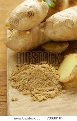 ground and fresh ginger traditional oriental spice