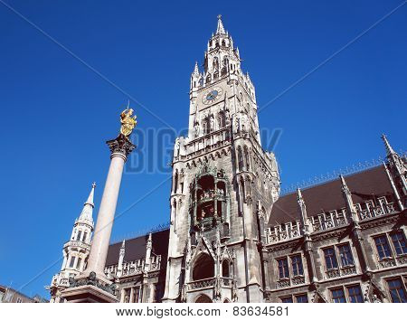 New city hall of Munich and Mariensaeule