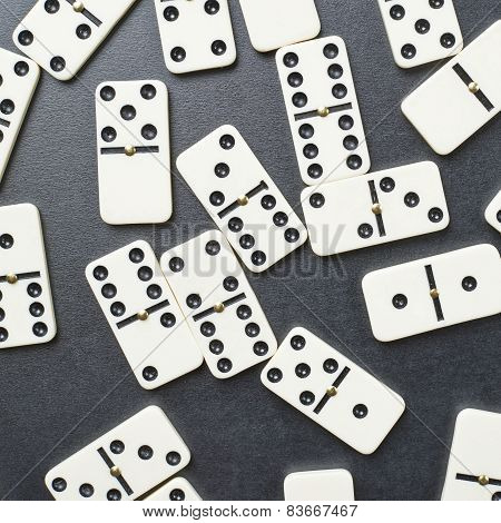 Multiple domino bones composition