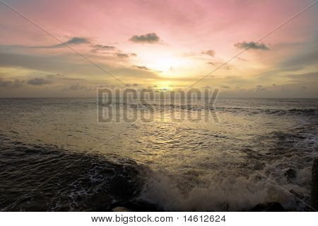 Havet solnedgång. Borneo.