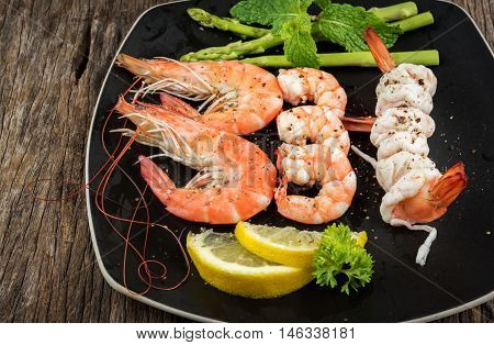 Shrimps. Prawns isolated on a White Background. Seafood rawfood