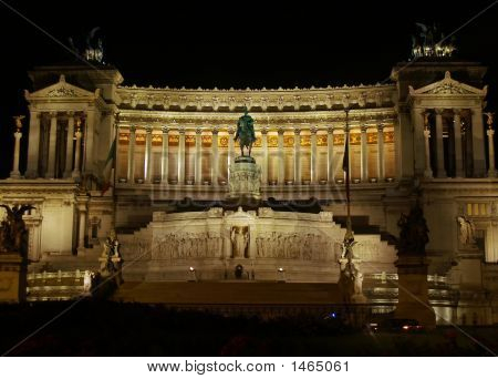 기념물 Plazza Venezia의 야경