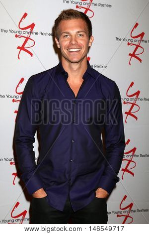 LOS ANGELES - SEP 8:  Michael Roark at the Young and The Resltless 11,000 Show Celebration at the CBS Television City on September 8, 2016 in Los Angeles, CA