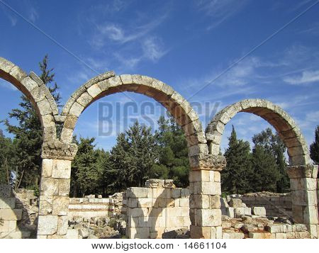Rovine della città degli Omayyadi di Anjar