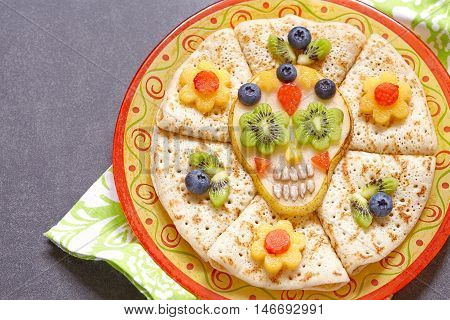 Fruity Sugar scull with crepes for Halloween