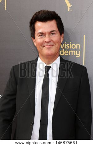 LOS ANGELES - SEP 11:  Simon Fuller at the 2016 Primetime Creative Emmy Awards - Day 2 - Arrivals at the Microsoft Theater on September 11, 2016 in Los Angeles, CA
