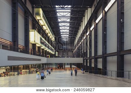 London, Uk - April 2018: The Turbine Hall Of The Tate Modern, Museum Of Modern And Contemporary Art