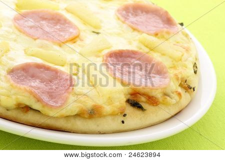 Läcker Hawaiian Pizza
