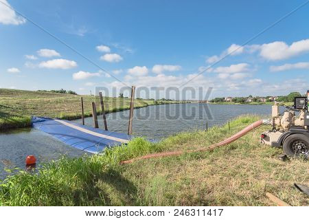 Inflatable Dam Flood Barrier With Industrial Pump