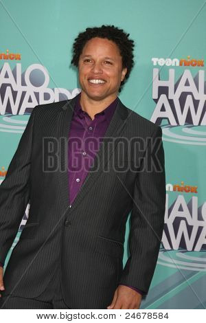 LOS ANGELES - 26 ottobre: Cobi Jones arriva al 2011 Nickelodeon TeenNick HALO premi a Hollywood 