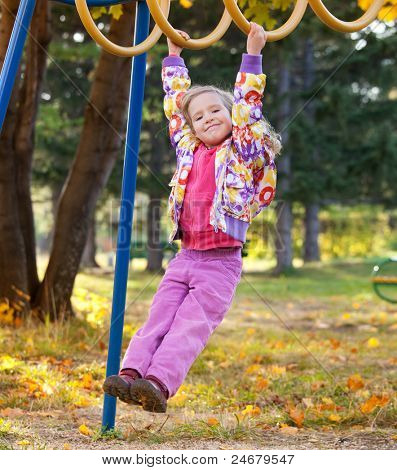 ? hild çubuğunda asılı oyun