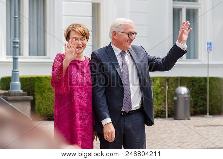 Federal President Of Germany Walter Steinmeyer At A Public House At Villa Hammerschmidt