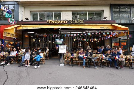 Paris, France: June 18, 2018: The Tavern Cafe Is A Traditional French Cafe Located In The Montmartre