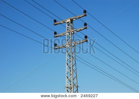 Elektriske tårn og ledninger