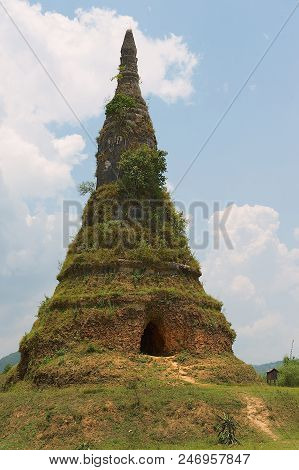Wat Phra That Fun Or That Fun Ancient Stupa Near The Plain Of Jars In Phonsavan, Laos.