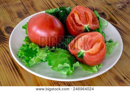 Fresh Tomatoes With Lettuce On A Plate, Organic Healthy And Natural Food