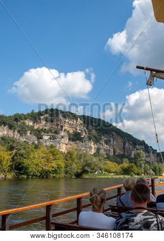 La Roque-gageac, Dordogne, France - September 7, 2018: A Tourist Boat, In French Called Gabare, On T