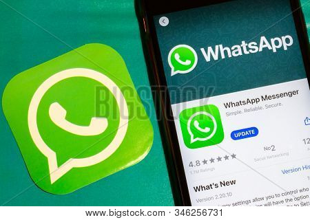 Los Angeles, California, Usa - 22 January 2020: Whatsapp App Logo And Phone With Icon Close Up On Gr